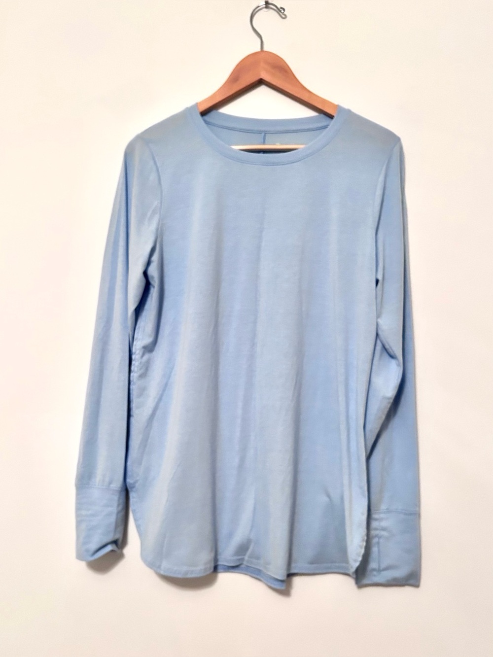 Tek Gear blue long sleeve activewear relaxed fit at bottom shirt size medium